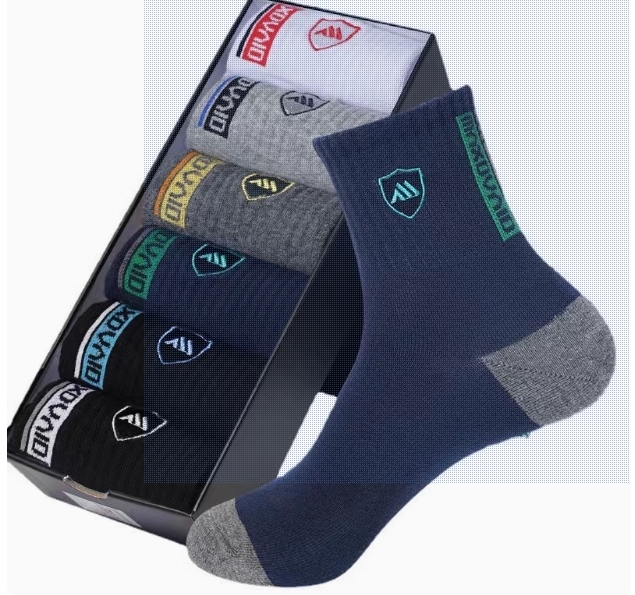 Sports socks can be customized packaging