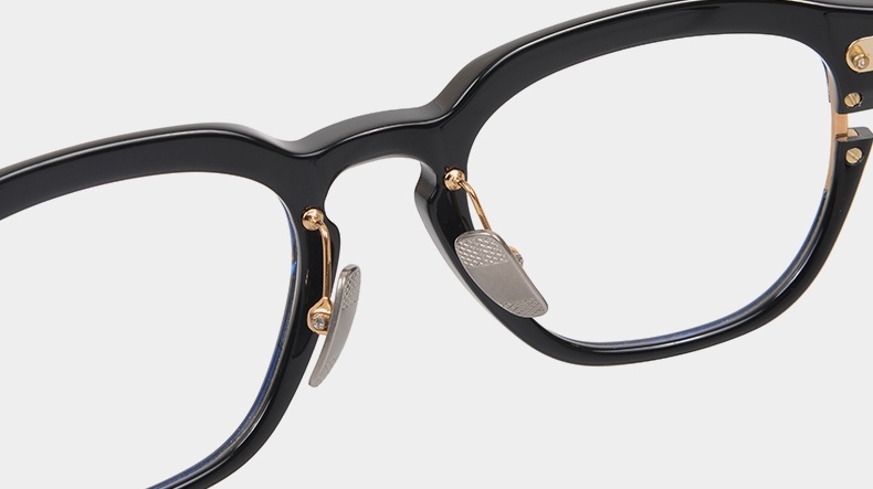 thick frame glasses