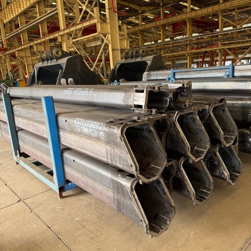 เครนติดรถบรรทุกพร้อมแขนค้ำ 1 ส่วน