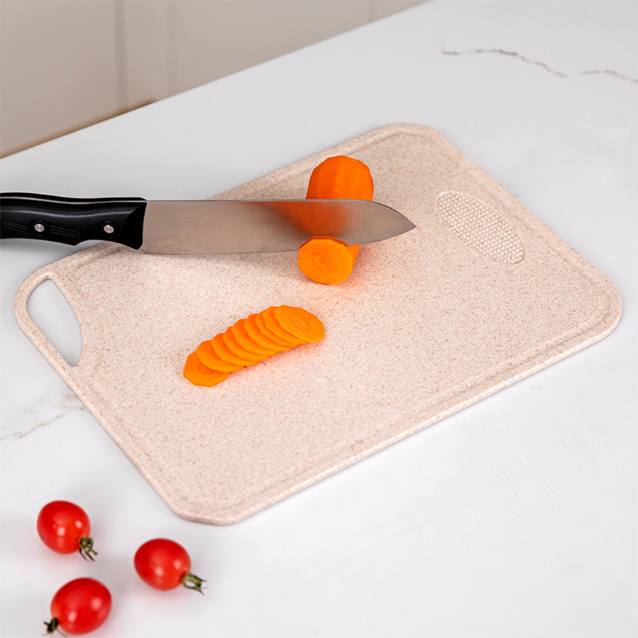 Straw tone cutting board