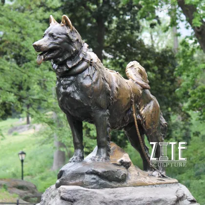 Outdoor garden life size metal animal bronze husky dog statue