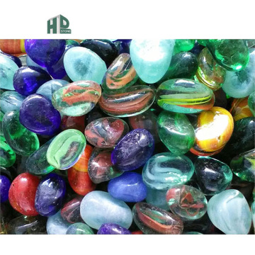 Coloridas piedras de guijarros naturales para pavimentos y paisajismo al aire libre