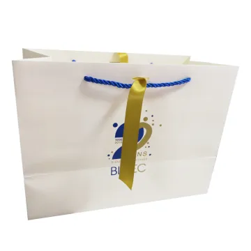 Durable matte paper shopping bag gift bag