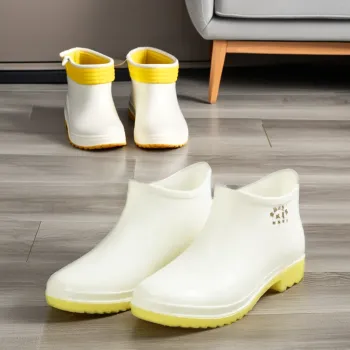 SHENGMING Women's Rubber Rain Boots: Stylish and Functional Outdoor Rain Gear