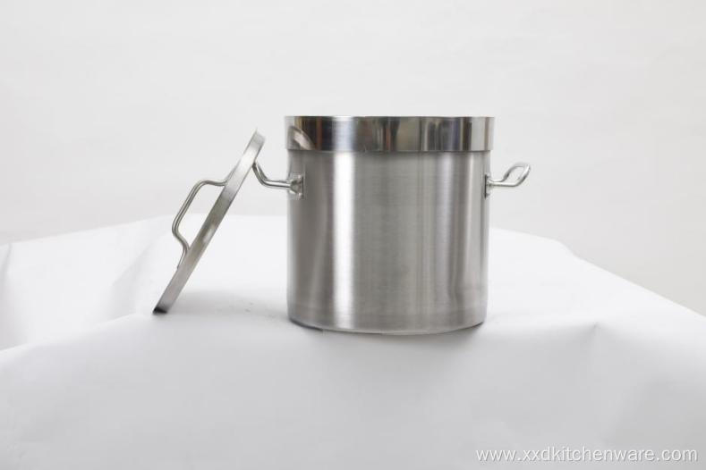 Stainless steel stockpot with handle