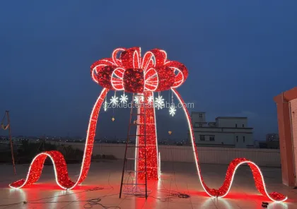 Minnie Mouse Christmas Ornaments and Decorations