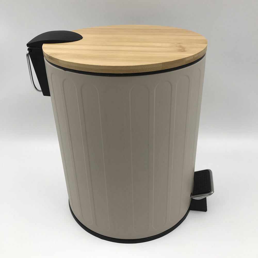 Round Step Trash can with Bamboo lip 