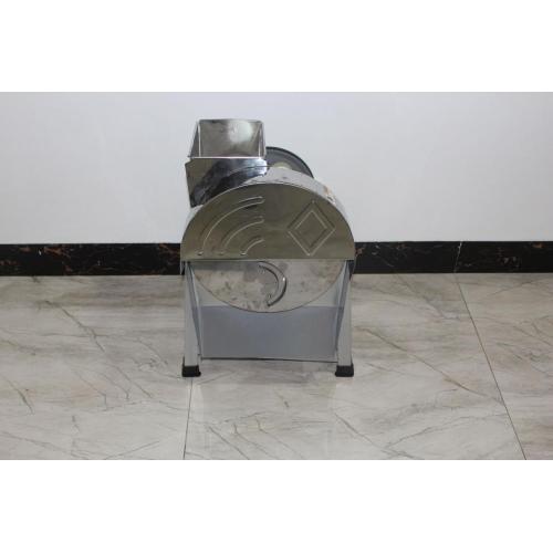 Le manioc slicing machine/trancheuse de manioc