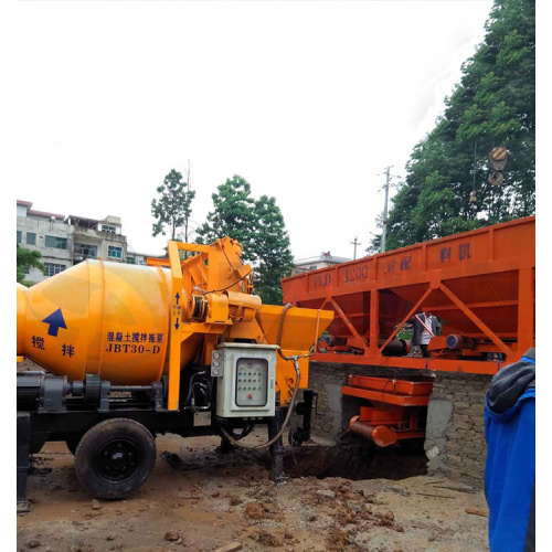 Pompe de mélangeur en béton mobile en vente au Vietnam