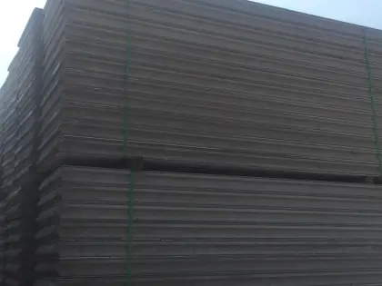 wall boards for land transportation