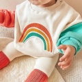 Sudadera bordada de la sudadera linda del arco iris