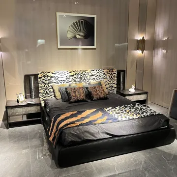 Italian Modern Luxury Double Bed with Big Headboard