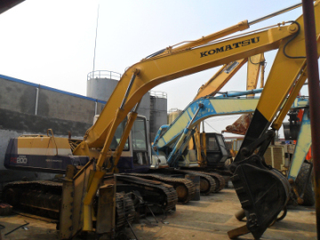 USED KOMATSU PC200 EXCAVATOR