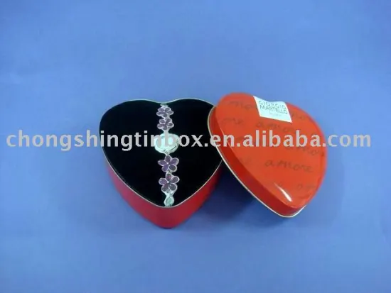 Heart-shaped red tin box for Jewelry packing