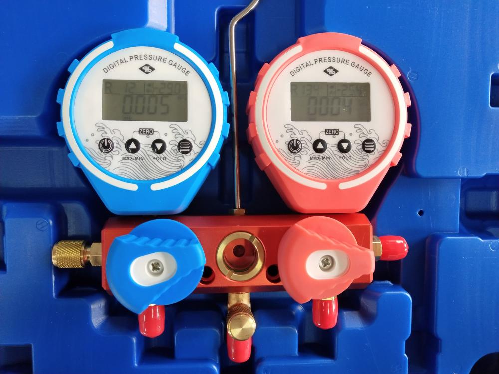 Accurate Digital Manifold Gauge