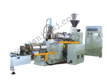 The SLZ Compulsion Feed-in Type Conical Screw Recovery Granulation Unit