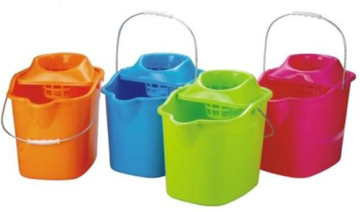 MOP BUCKET 2960