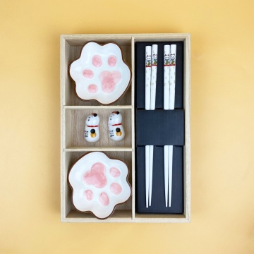 Hidangan bentuk kaki kucing yang indah &amp; set kado sumpit