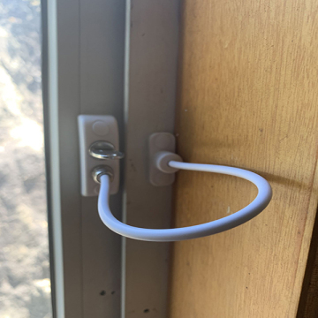 Zinc Alloy Lock Cylinder with Plastic Shell, Steel Chain Child Safety Window Lock and Cable Restrictor
