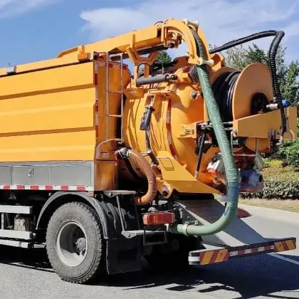 Isuzu FTR Road Sweeper Truck - Municipal Cleaning Water Truck