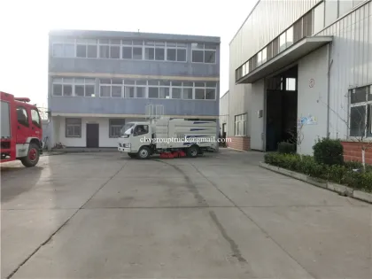 City street vacuum road sweeper truck