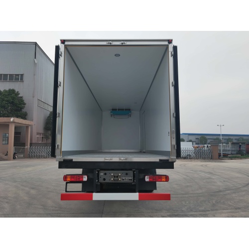 Howo Brand 3 Axles Camión de congelador de servicio pesado