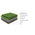 Alfombra flexible amortiguadora para campo de fútbol.