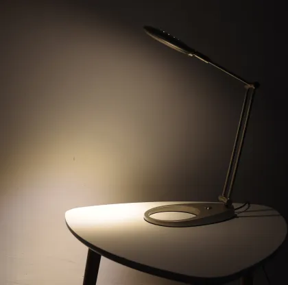 OEM Factory LED Desk Lamp for Eye Protection, Suitable for Children