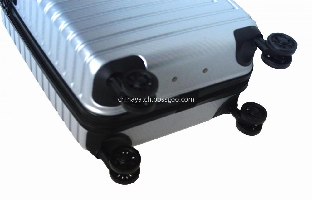 Suitcase With Anti Scratch Function