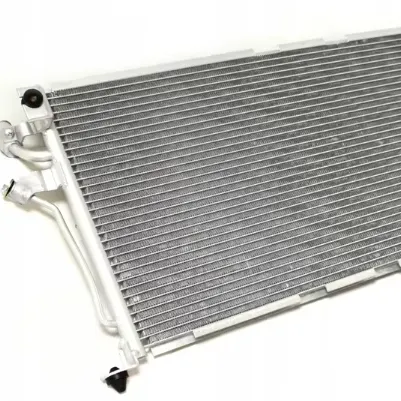 Manufacturer Auto Aluminum Condenser for Mitsubishi with OE Number MN151100