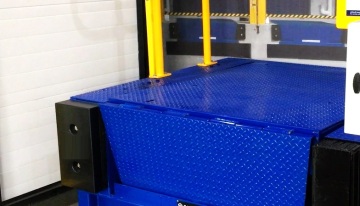 Loading dock leveler hydraulic