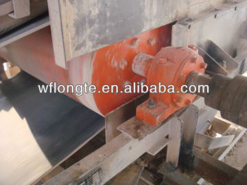Permanent magnetic roller pulley for conveyor belt