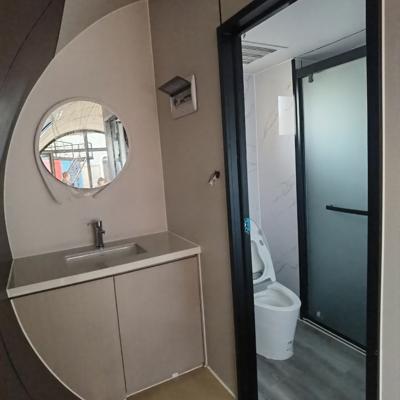 Eco-Friendly Mobile Capsule for Modern Getaways