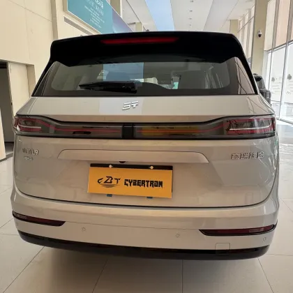 Jetour Mountain & Sea L9 Flagship Electric Hybrid