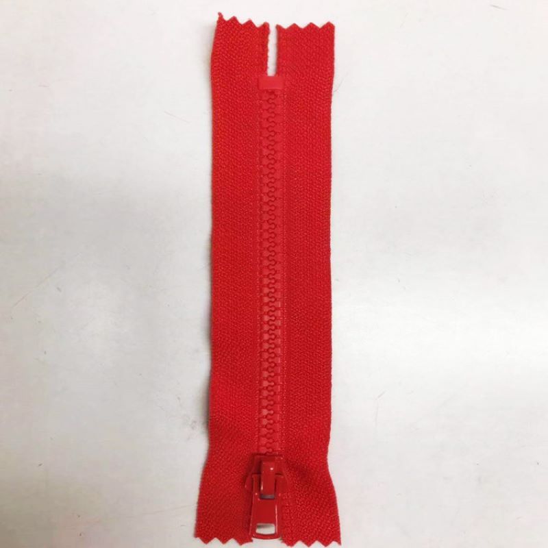 Factory Provided red plastic zippers for coat 