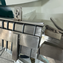 Máquina de fabricación de perchas de plástico de alta precisión y alta resistencia