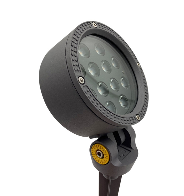 Outdoor flood light with multiple illumination angles