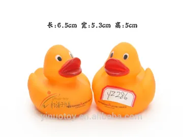 cute plastic eco-friendly material floating water small toy duck