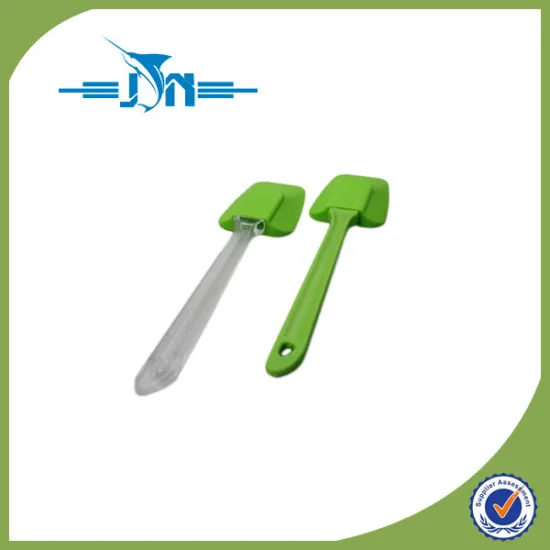 Plastic pastry spatula