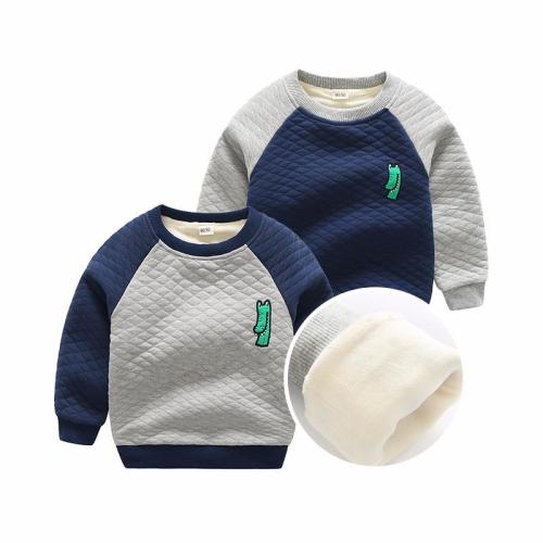 Lindo suéter de bebé con cuello para niños