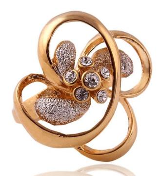 18K Gold graceful flower ring