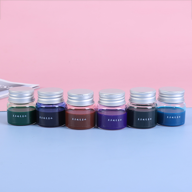 Tinta de marcador blanca a base de agua.