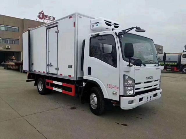 Isuzu 6 Wheels 4x2 شاحنة ثلاجة صغيرة