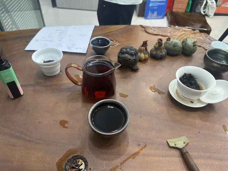 Tang Daiping, General Manager of Liyu Precision Machinery, visited Chengyouqing Network Technology Co., Ltd. (hereinafter referred to as "Chengyouqing") late at night to exchange and learn, gaining valuable insights into foreign trade customer acquisition