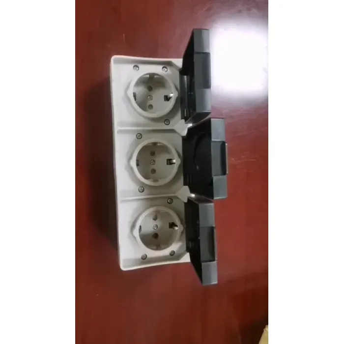 Stopkontak Schuko IP54 dengan Grounding 250V