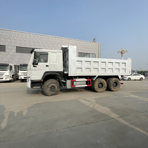 Eight wheel dump truck