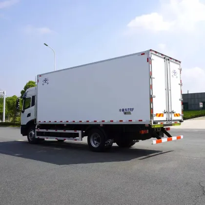 DongfengTianjin KR Double Bed Refrigerated Transport Vehicle