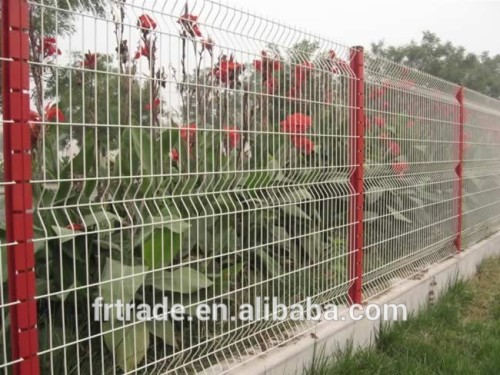 Three V-curve welded mesh panel