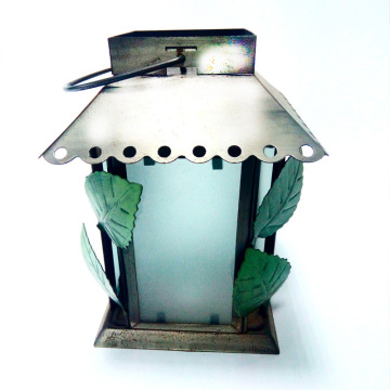 Metal House And Leaves Lantern Decor