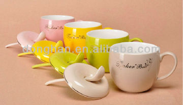 ceramic apple mug with lid and spoon,